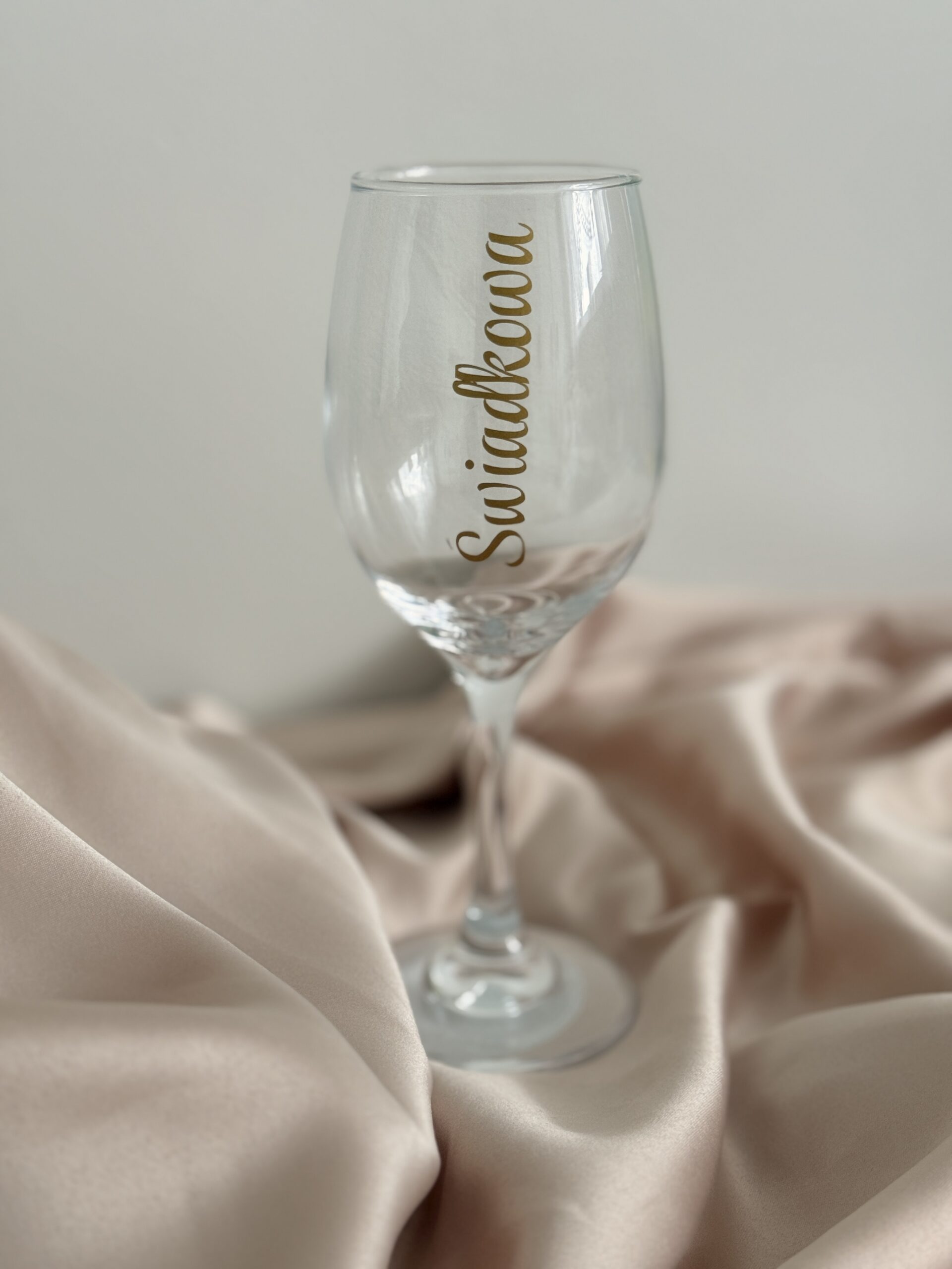 Kieliszek na wino dla Świadkowej jako elegancki prezent